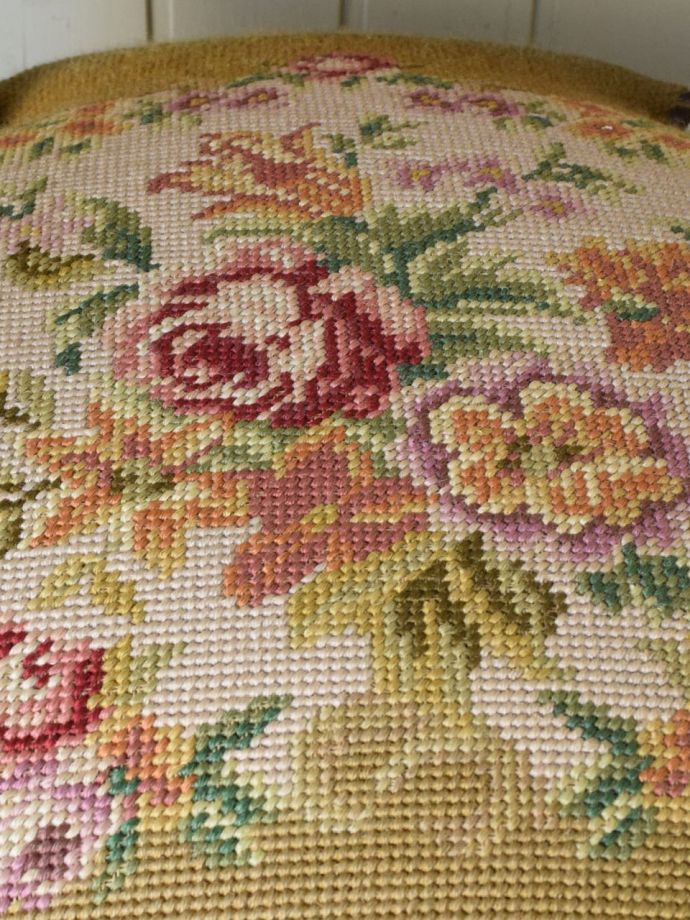 アンティークチェアの生地