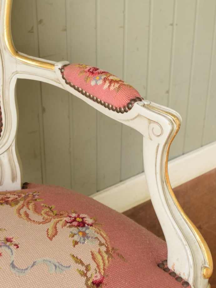 アンティークの椅子のアーム