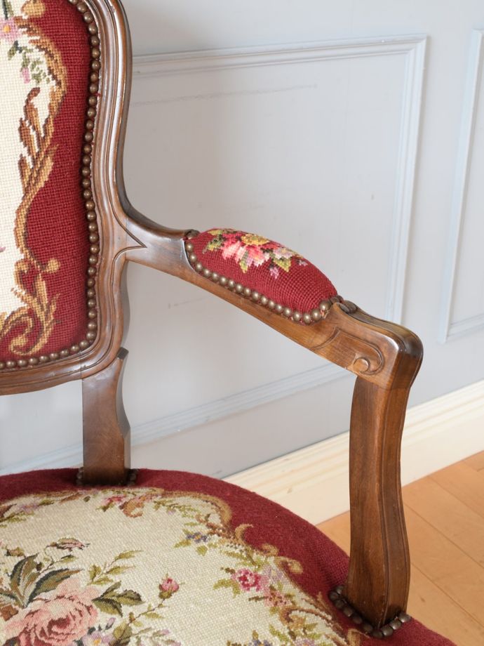 アンティークの椅子のアーム