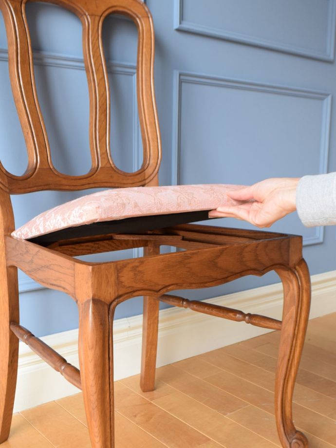 取り外しが出来る椅子の座面