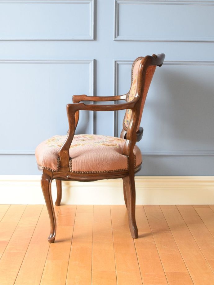 フランスの椅子の側面