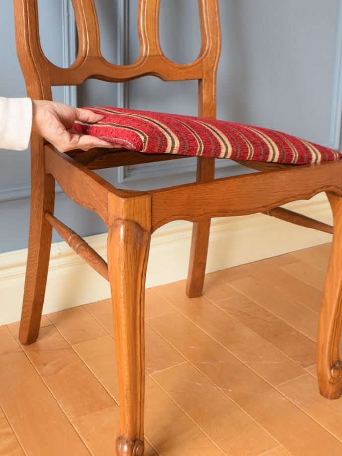 取り外しが出来る椅子の座面