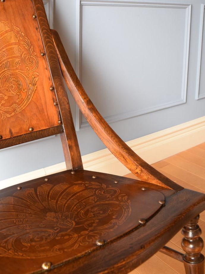 アンティークチェアのアーム