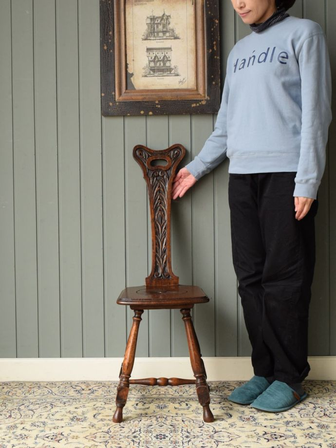 アンティークのチェア