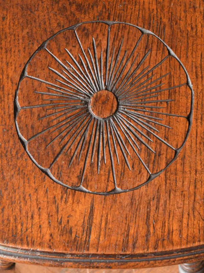 アンティークチェアの装飾