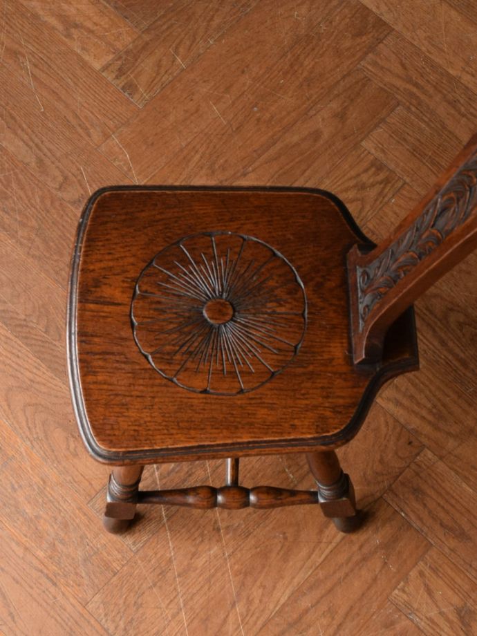 アンティークの椅子の座面