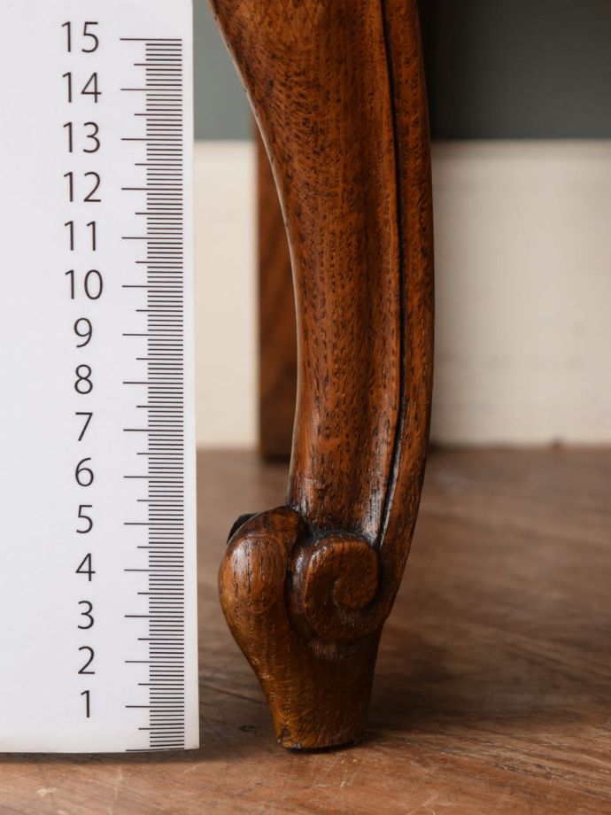 アンティークチェストの脚