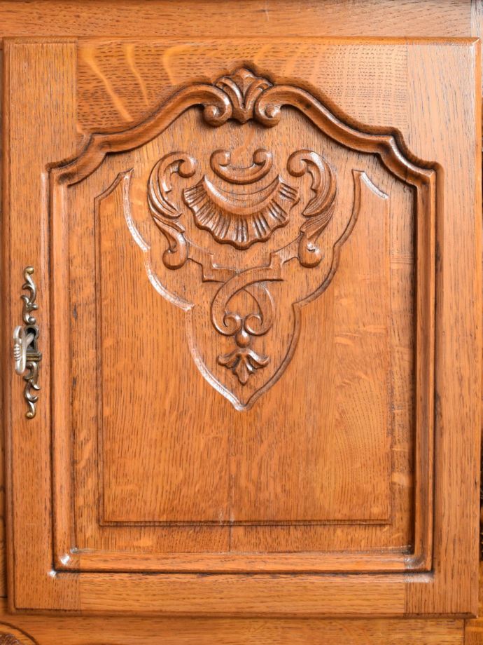 サイドボードの装飾