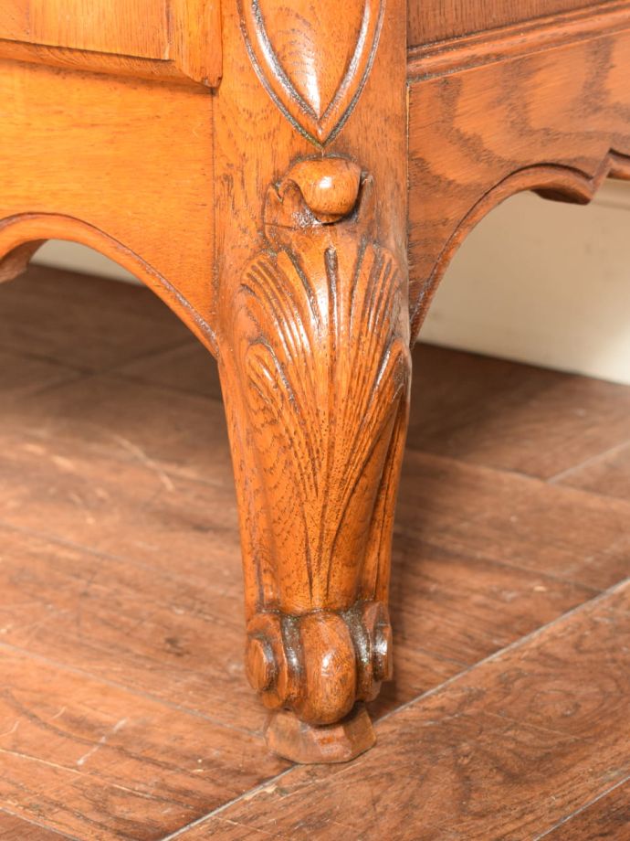 アンティークらしい彫