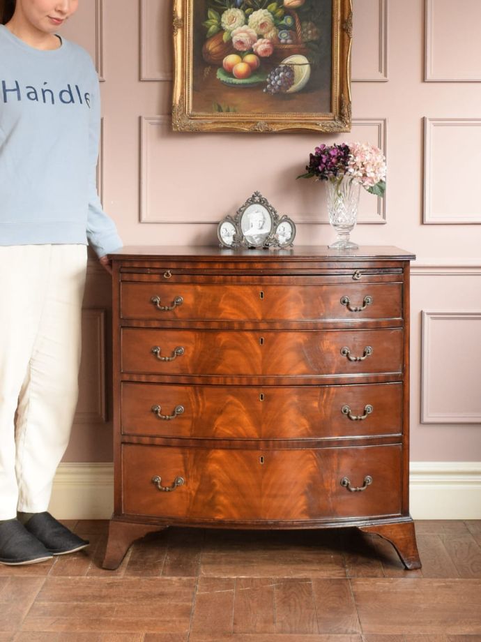 英国アンティークのチェスト