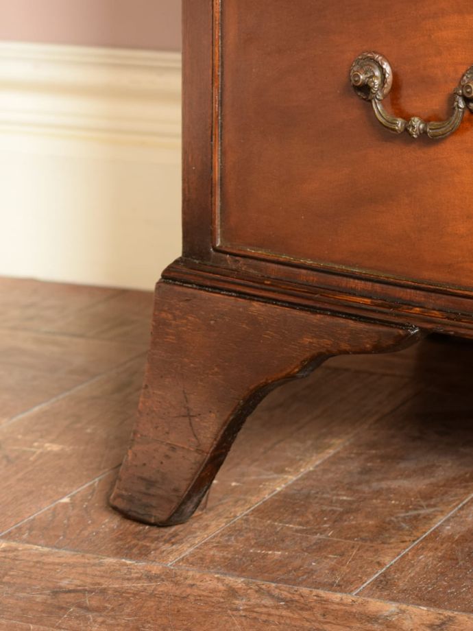 アンティーク家具の脚