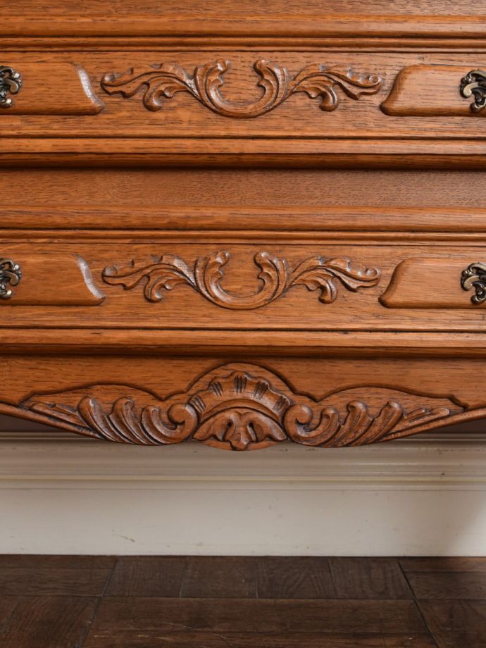 フランスらしい彫