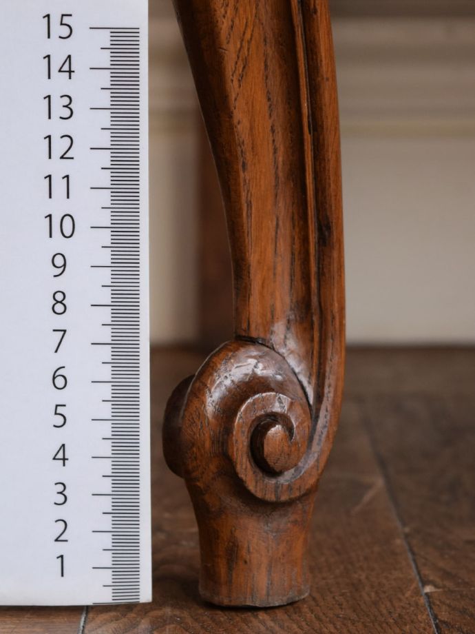 アンティークチェストの脚