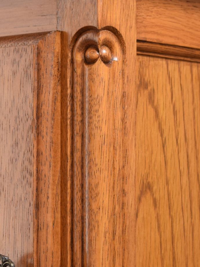 サイドキャビネットの装飾