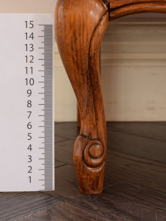 アンティーク家具の脚