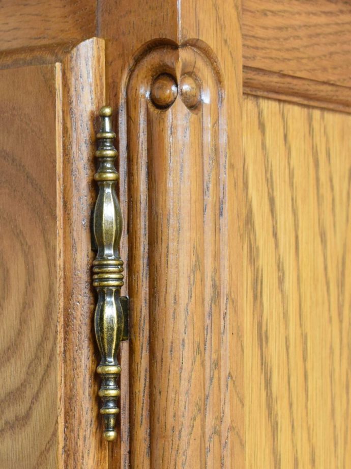 サイドキャビネットの装飾