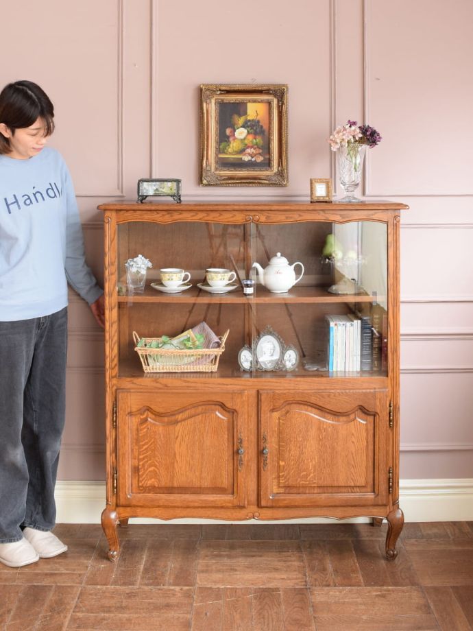 フランスの優雅なサイドボード