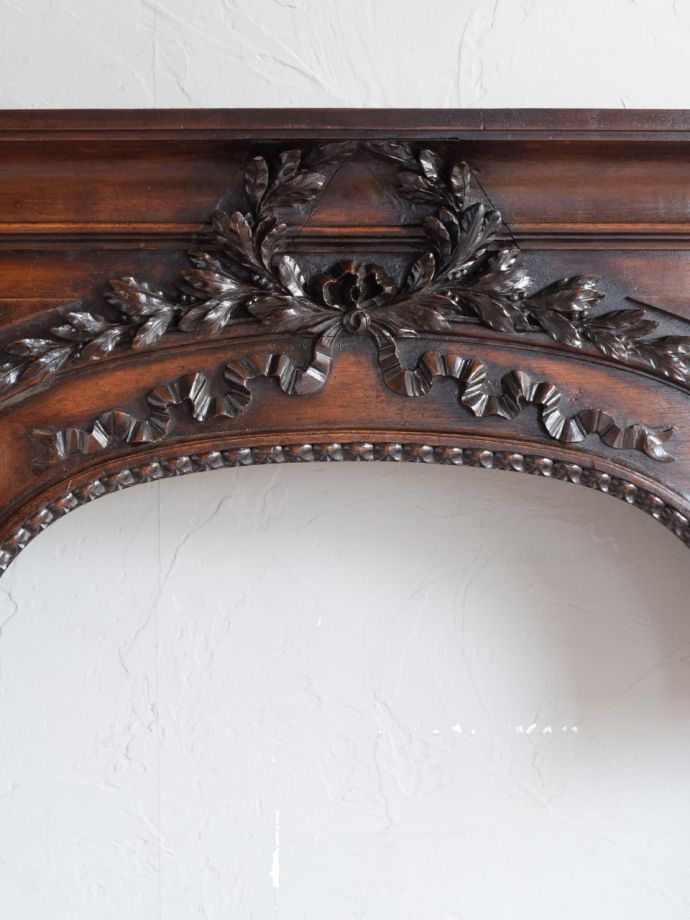 アンティーク家具の装飾