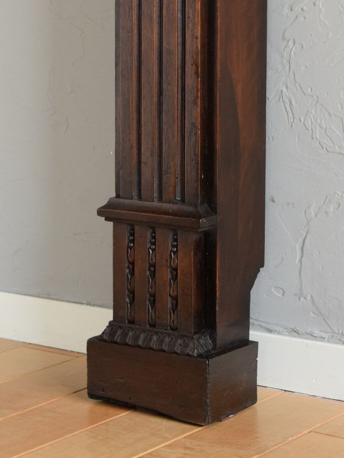 マントルピースの脚