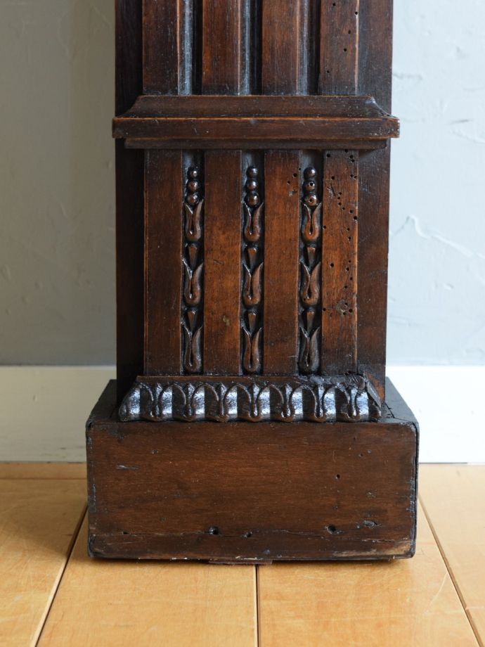 マントルピースの脚