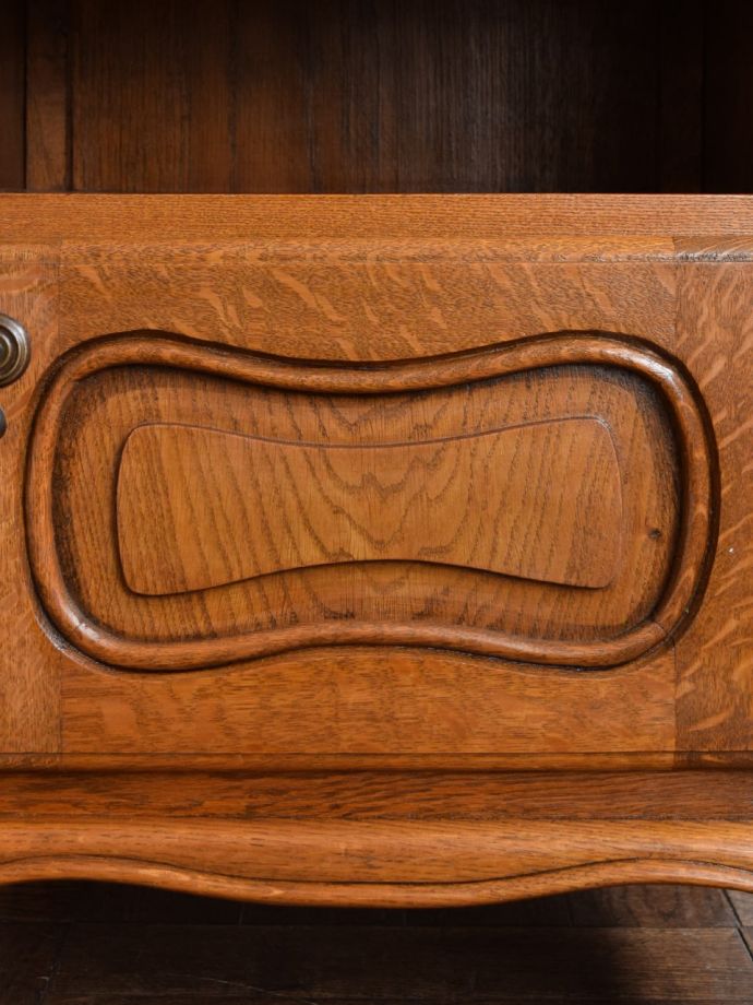 アンティーク家具の装飾