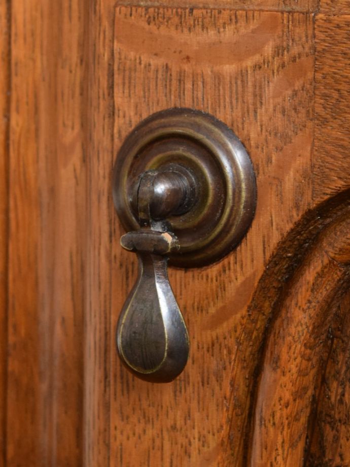 アンティーク家具の取っ手
