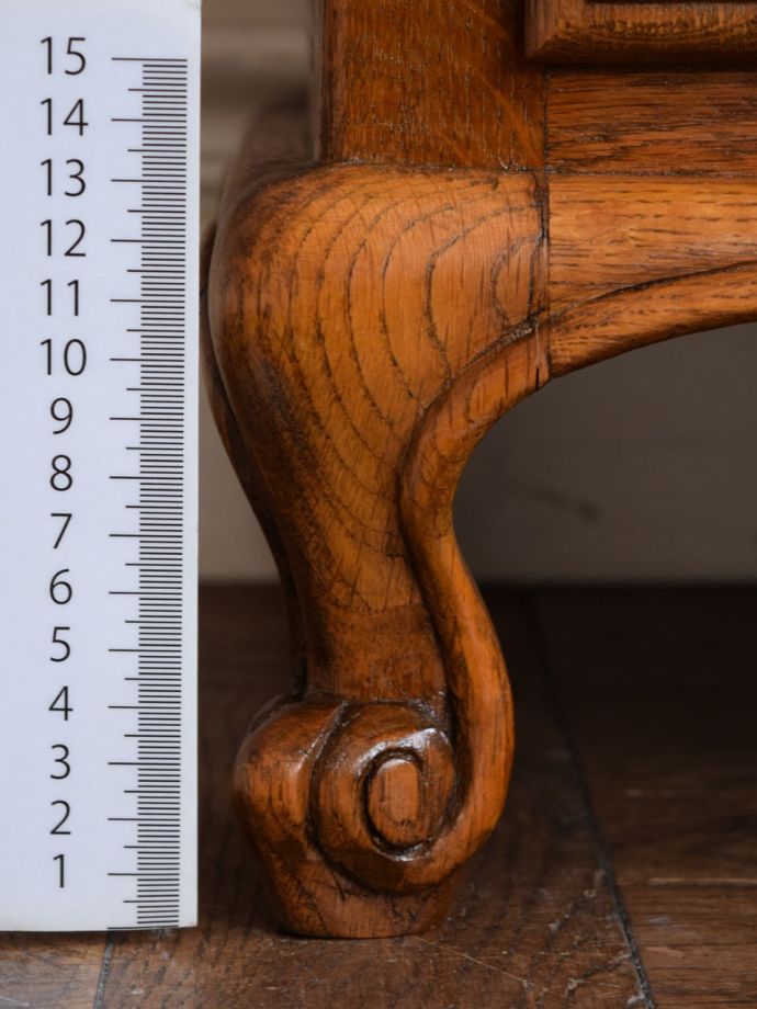 アンティーク家具の脚