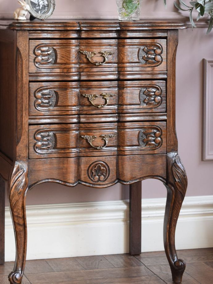 フランスアンティーク家具らしさが漂う装飾