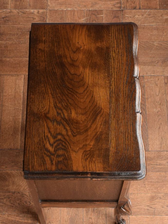 サイドチェストの天板