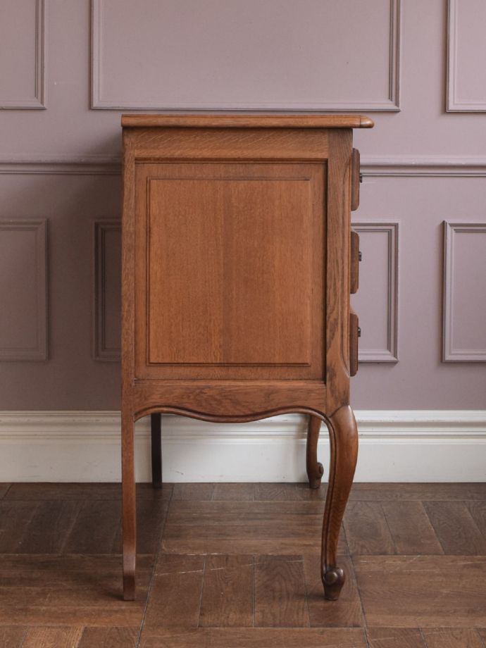 アンティークチェストの側面