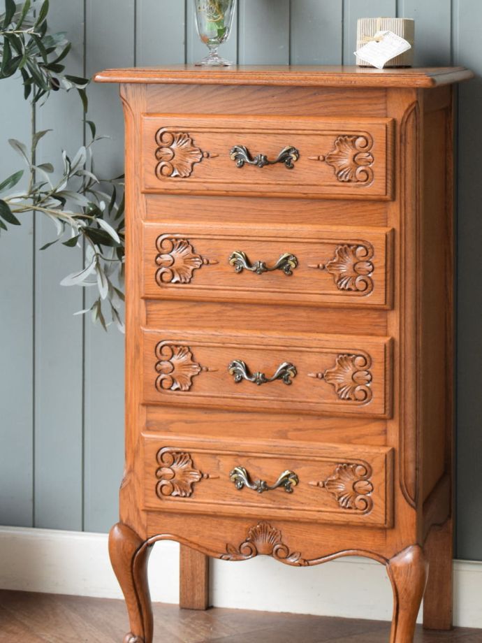 フランスアンティーク家具らしさが漂う装飾