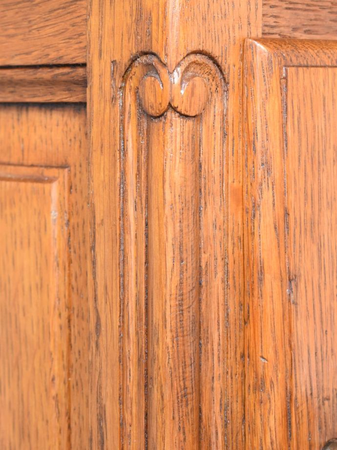 サイドキャビネットの装飾