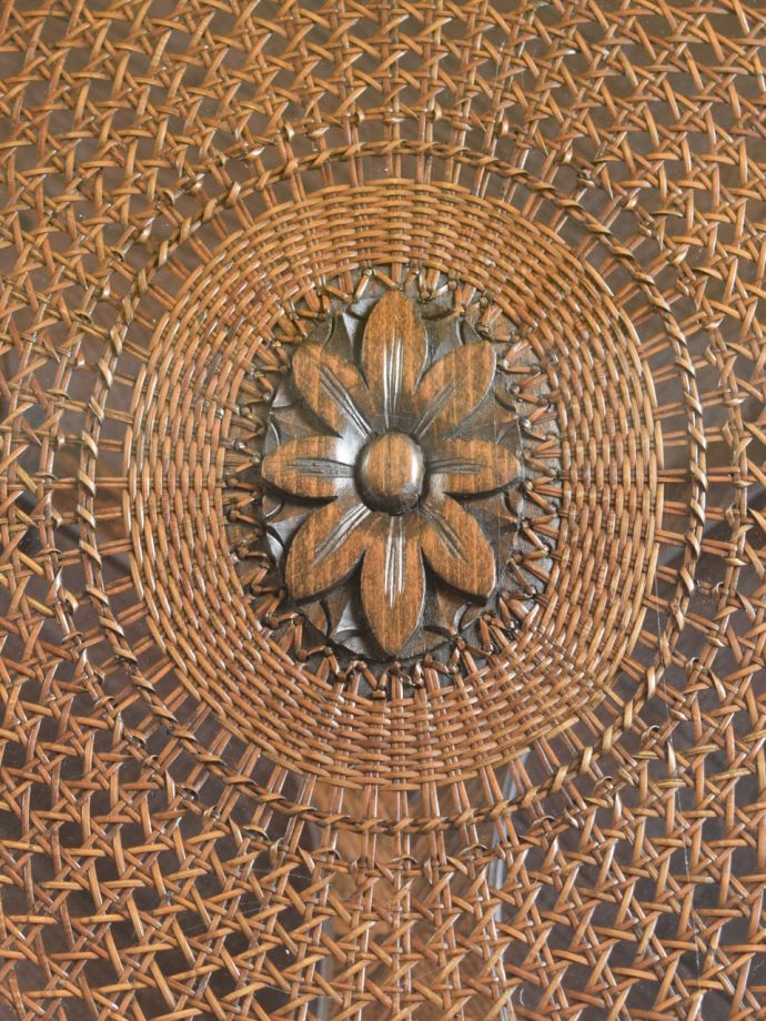 フランスらしい彫