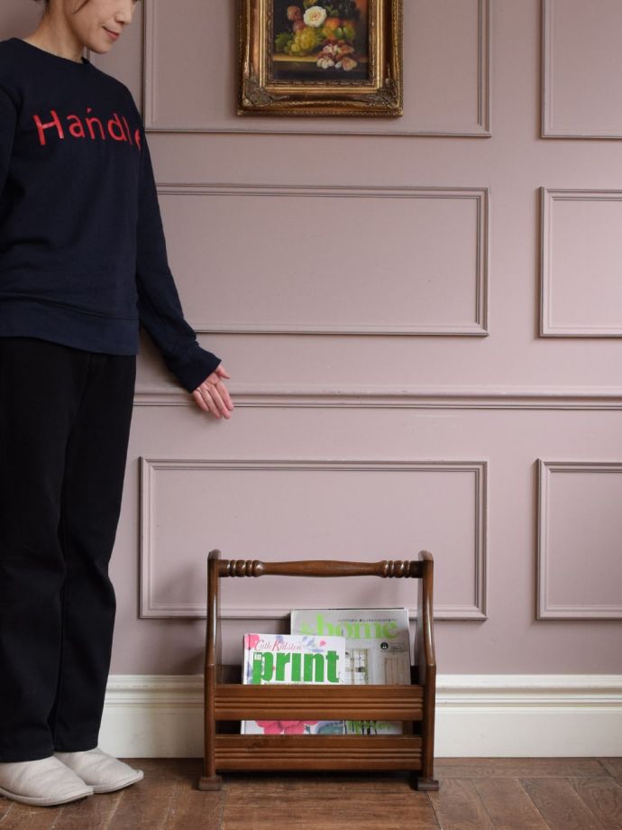 アンティークのおしゃれなマガジンラック