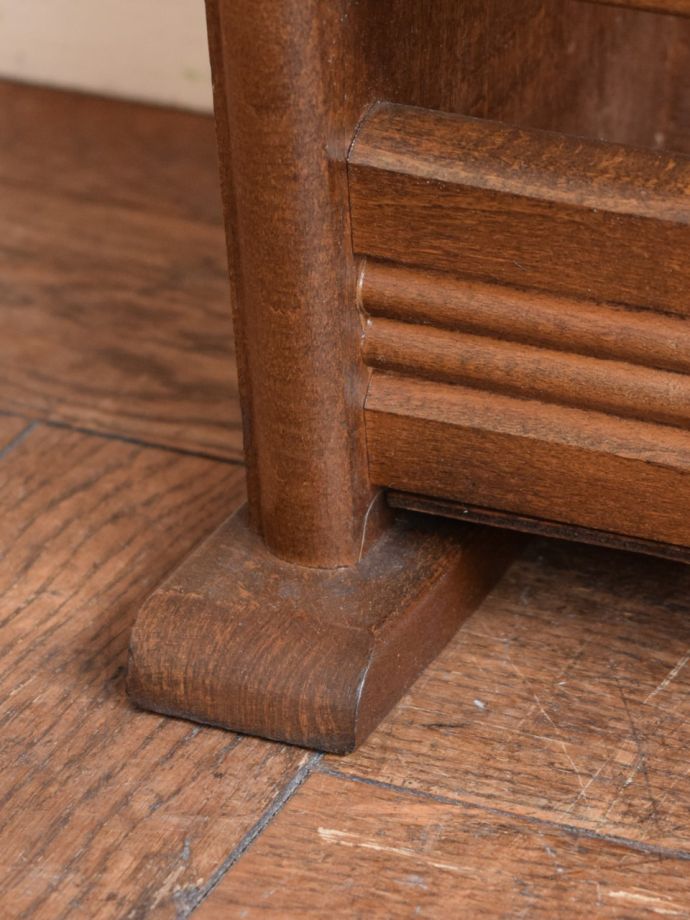 マガジンラックの脚