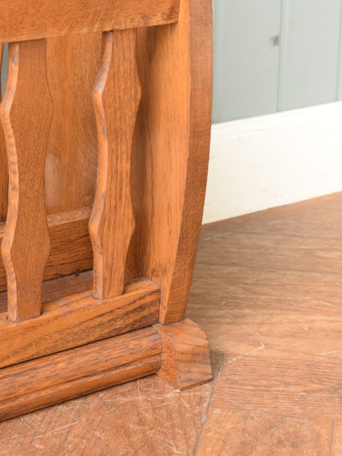 マガジンラックの脚