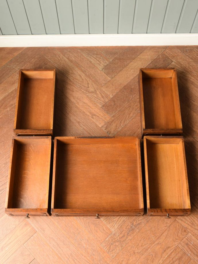 アンティークデスクの引き出し