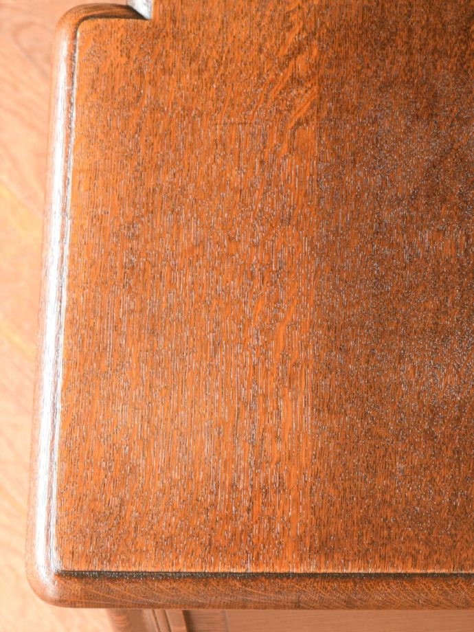 アンティークデスクの木目