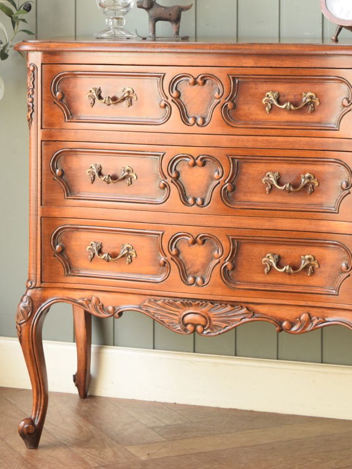 フランスのおしゃれな収納家具