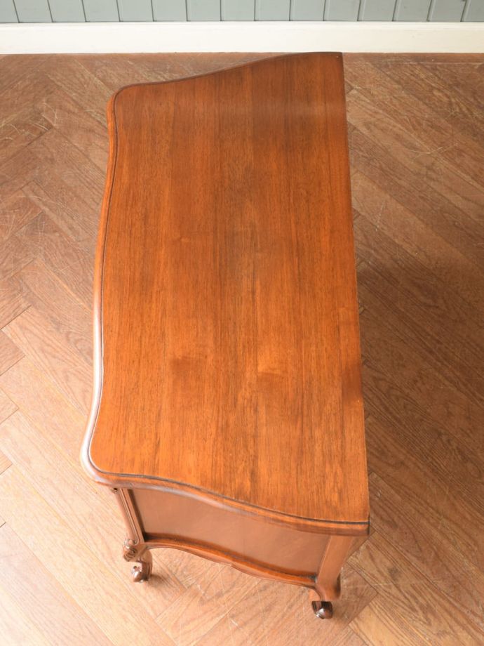 おしゃれなチェストの天板