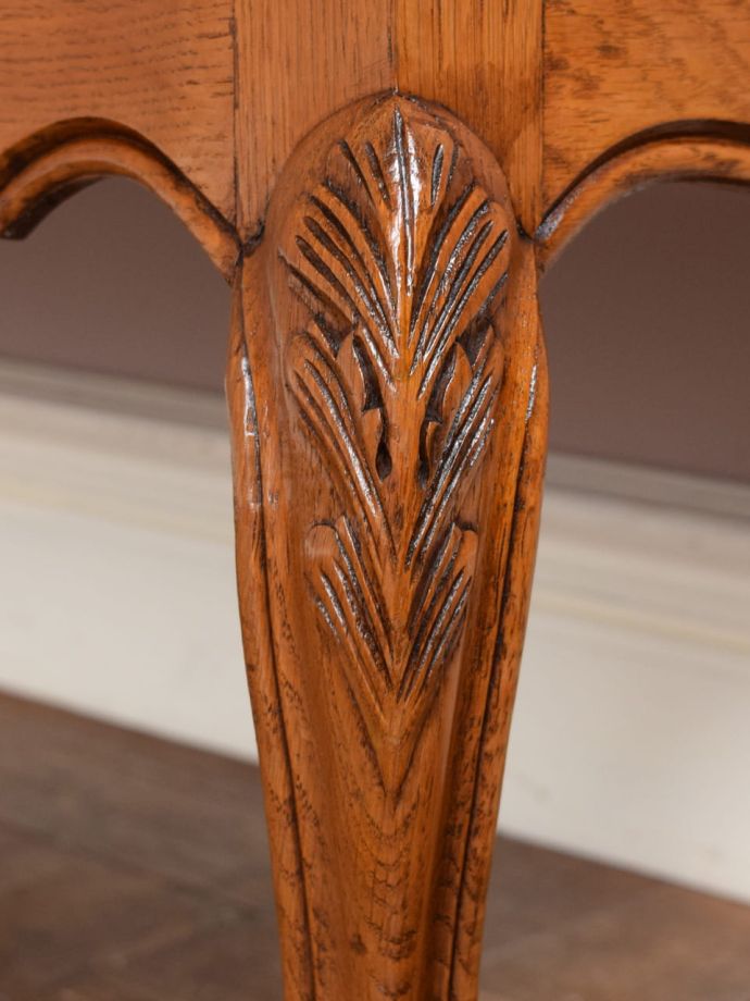 フランスらしい彫