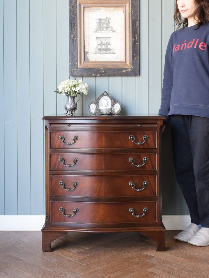 英国アンティークのチェスト