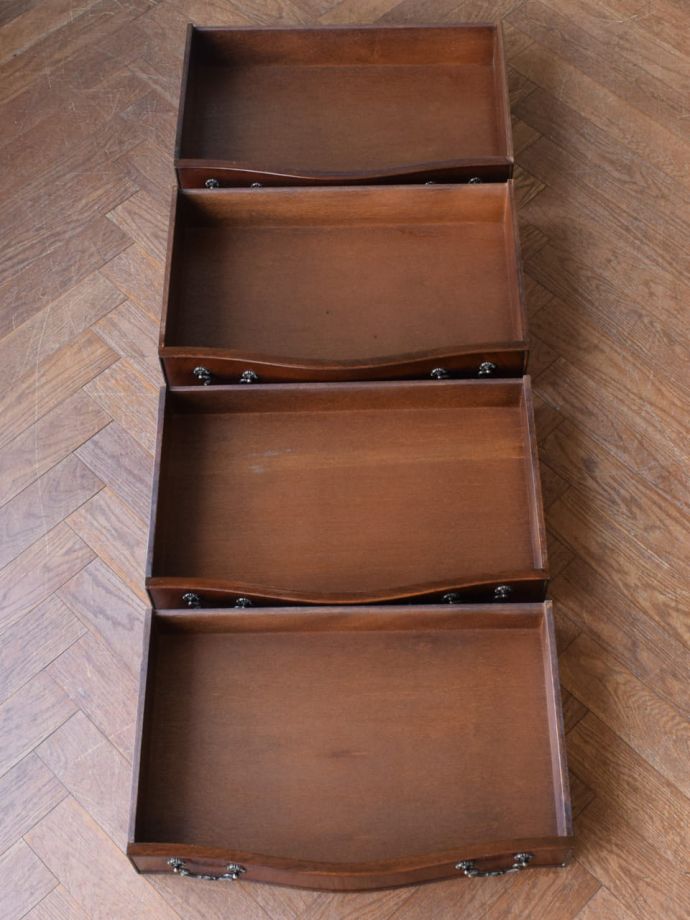 おしゃれなチェストの引き出しの中