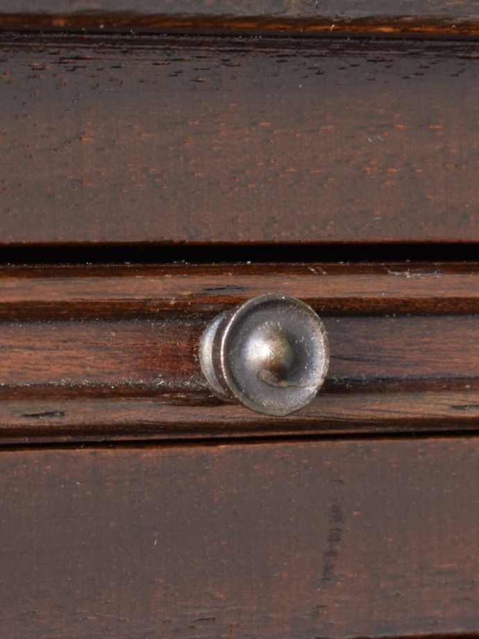 スライディングトレイの取っ手