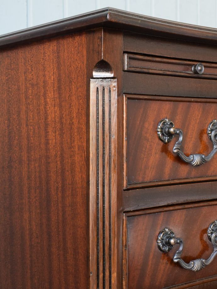 アンティークらしい彫