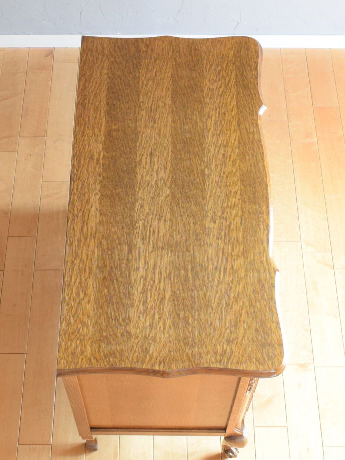 おしゃれなチェストの天板