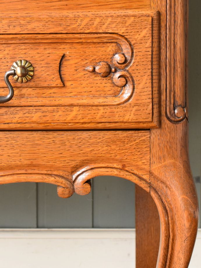 アンティークらしい彫