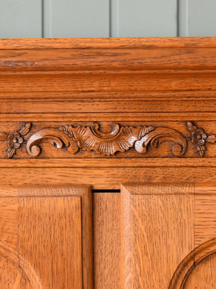 アンティークらしい彫