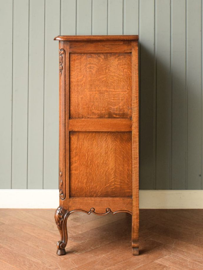 アンティークチェストの側面