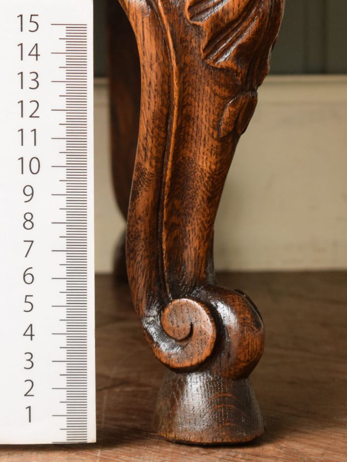 アンティークチェストの脚